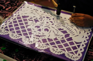 Artistas mexicanas conservan adornos artesanales del Día de los Muertos. mexico